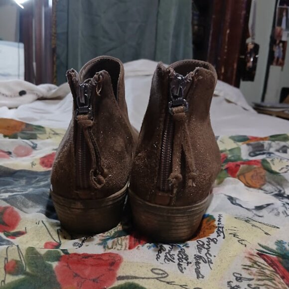 booties - Picture 3 of 3